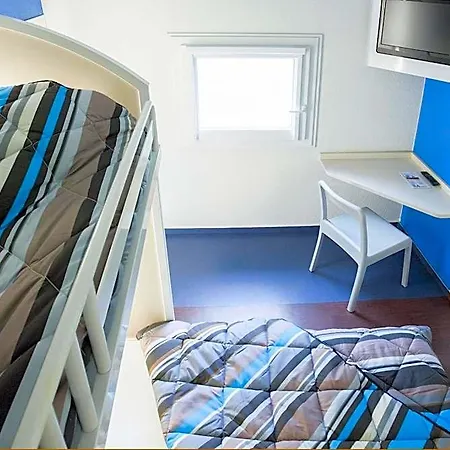 First Eco Villemoisson Centre Commercial Carrefour Hotel