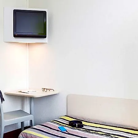 Hotel First Eco Villemoisson Centre Commercial Carrefour