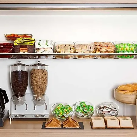 First Eco Villemoisson Centre Commercial Carrefour Hotel 3*