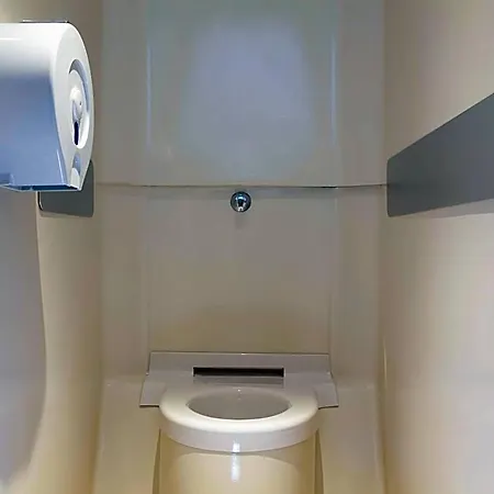 Hotel First Eco Villemoisson Centre Commercial Carrefour