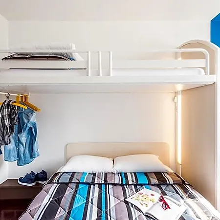 First Eco Villemoisson Centre Commercial Carrefour Hotel 3*