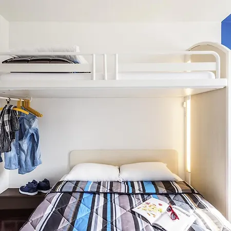 First Eco Villemoisson Centre Commercial Carrefour Hotel Savigny-sur-Orge