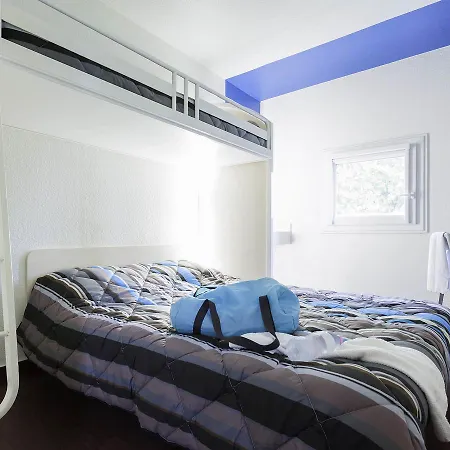 Hotel First Eco Villemoisson Centre Commercial Carrefour 3*